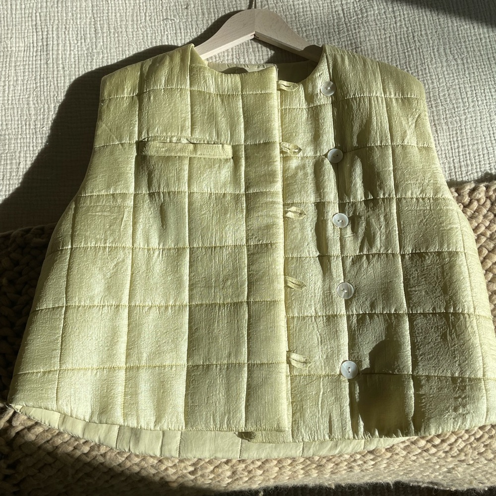 Anaak Sulphur Silk Vest 0